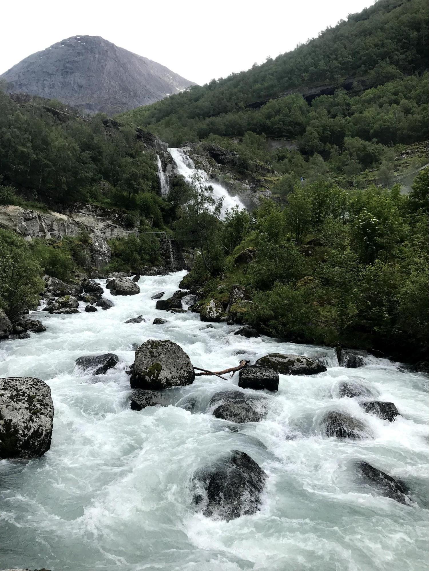 Upon that hike, we were again face to face with rushing waterfalls